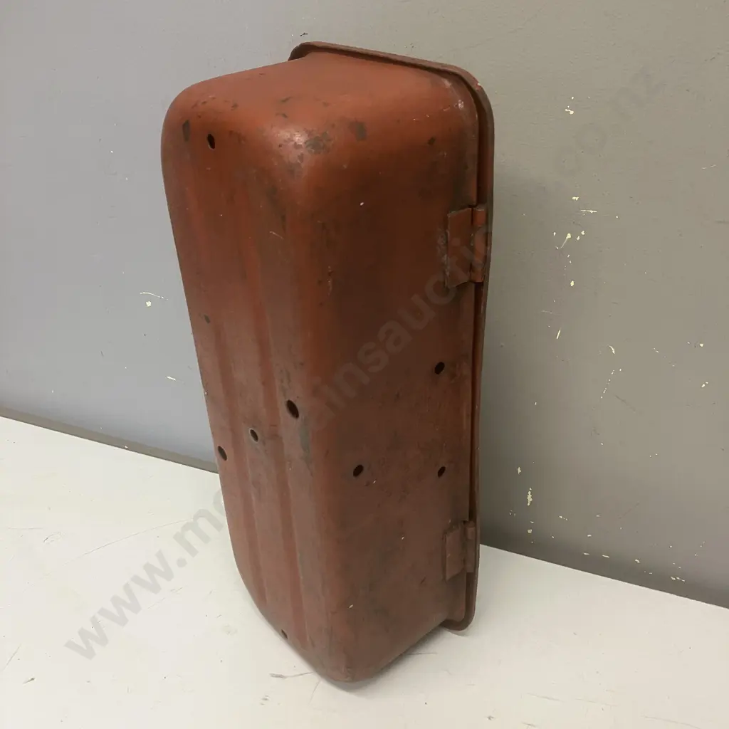 Case Tractor Steel Toolbox With Embossed Lid Image 1++