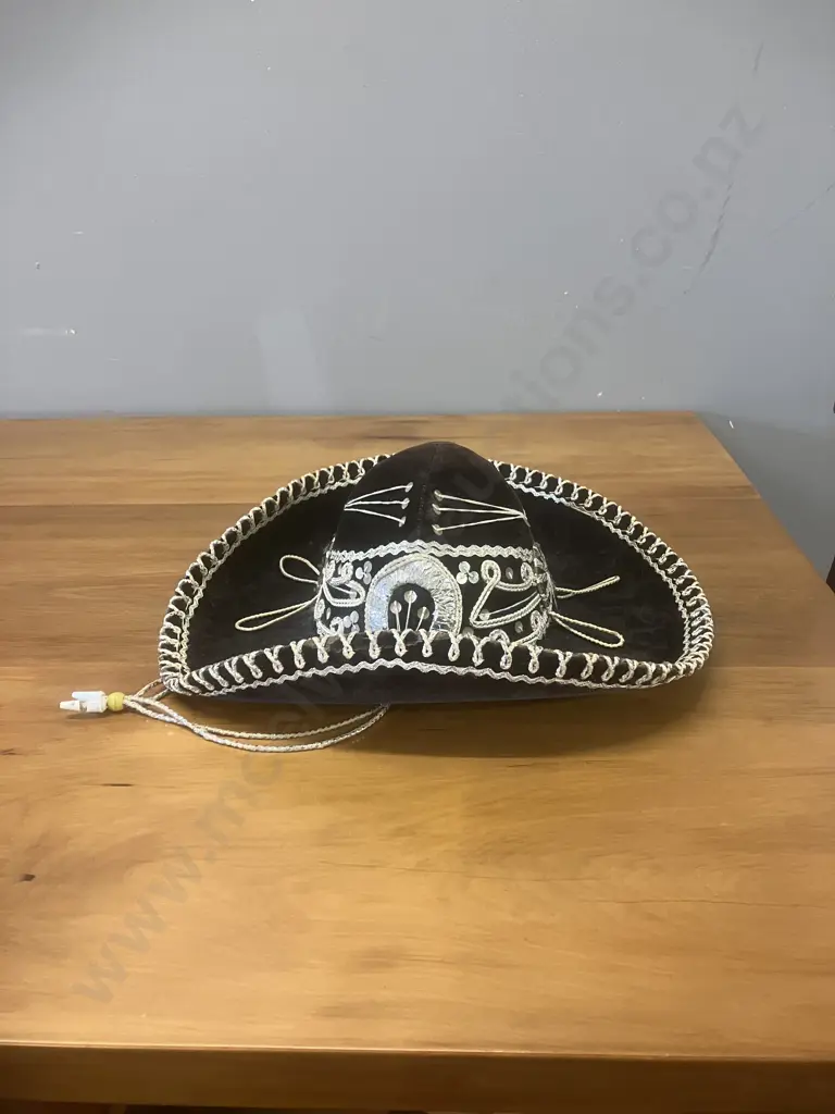 Vintage Mexican Calidad Black Velvet Silver Horseshoe Mariachi Sombrero Image 1++