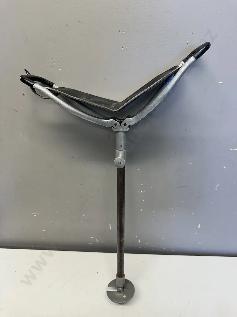 Vintage Folding Shooting Stick Seat Image 1++