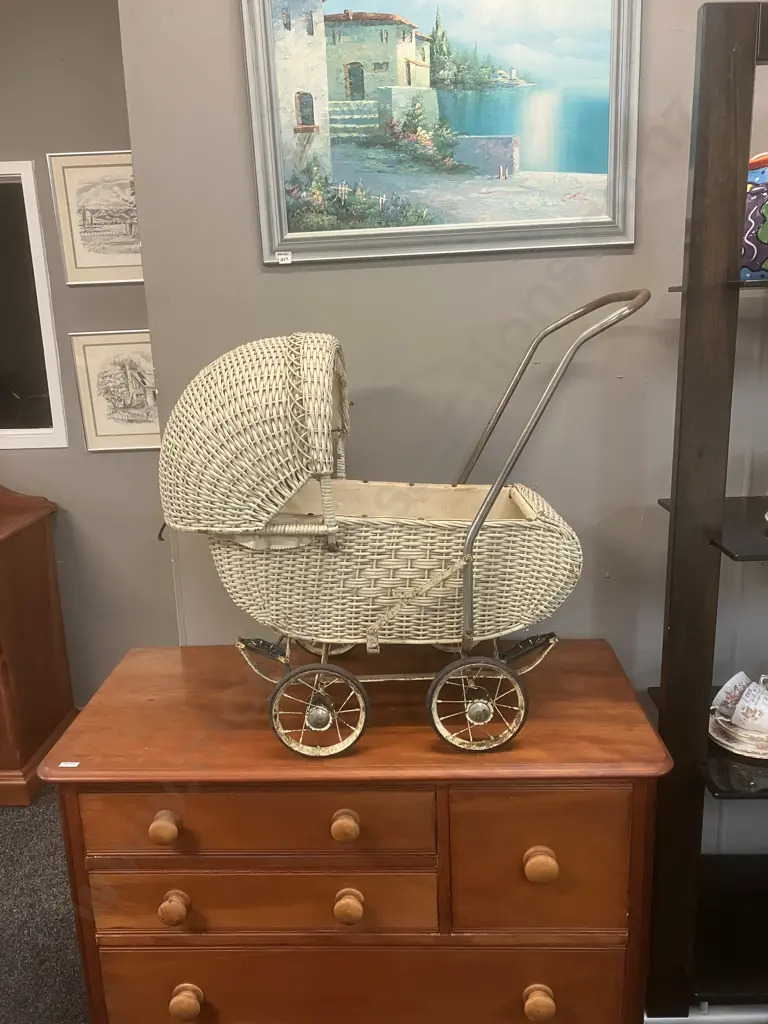 Vintage Cane Dolls Pram - Superior Cane Pram Co Wanganui c1950. H73 W83 D45cm Image 1++