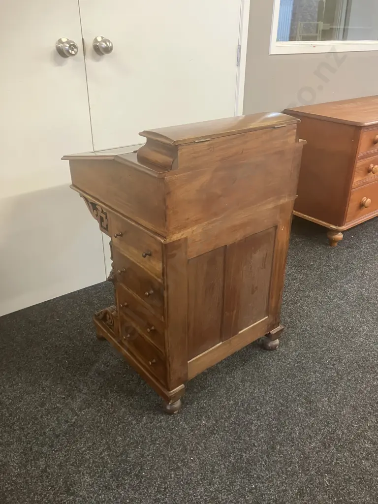 Stunning Carved Oak Victorian Style Davenport Desk With Key, 4 Drawers RHS. H88 W57.5 D56 Image 1++