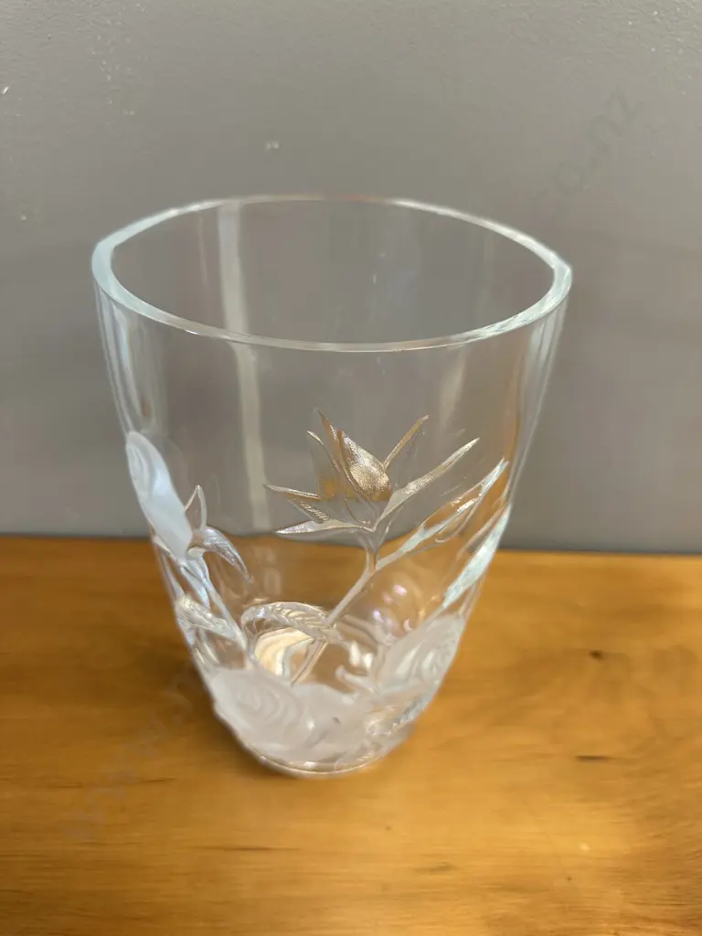 Makasa Clear Oval Vase With Frosted Rose Embossed Design H25cm. Image 1++