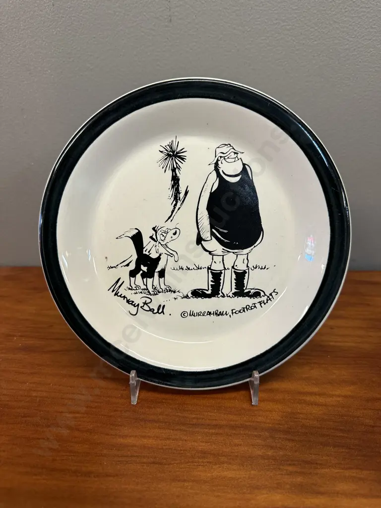 Collectors Plate Black & White Illustration Of Wal & Dog By Murray Ball Dia19cm. Image 1++