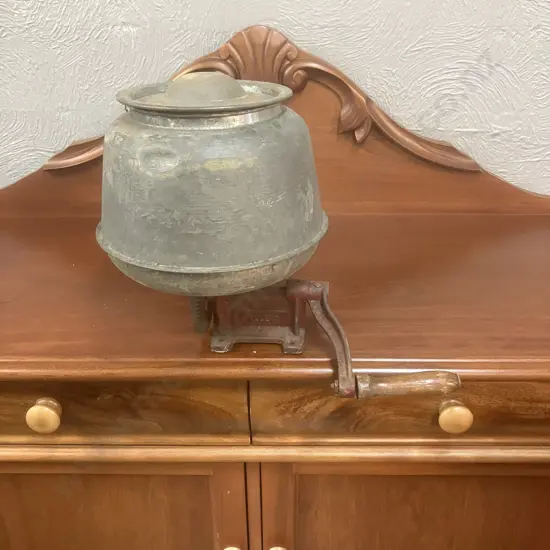 Vintage ⁨Malleys Ltd, Sydney Hand Operated Butter Churn⁩, c1930-1950. 30 x 39cm (60 Rev Pr Min)