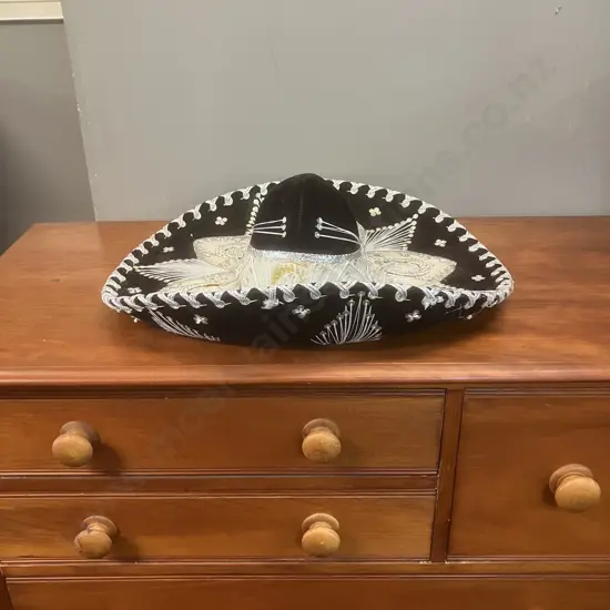 Vintage Mexican Pigalle Black Velvet Silver Horseshoe Mariachi Sombrero - xxxxxxx