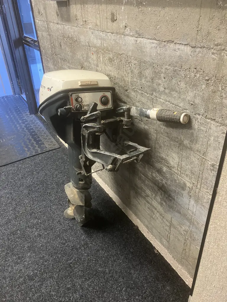 Vintage 1971 Johnson 9R71R 9.5 HP Outboard Motor. Serial C48816 (As-Is) Image 1++