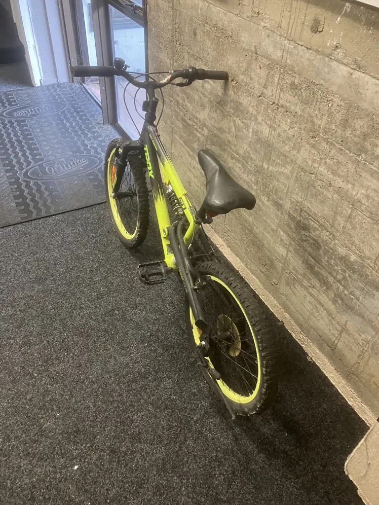 50cm Trax Dirt Burner Dual Suspension Bike, 7-Speed Image 1++