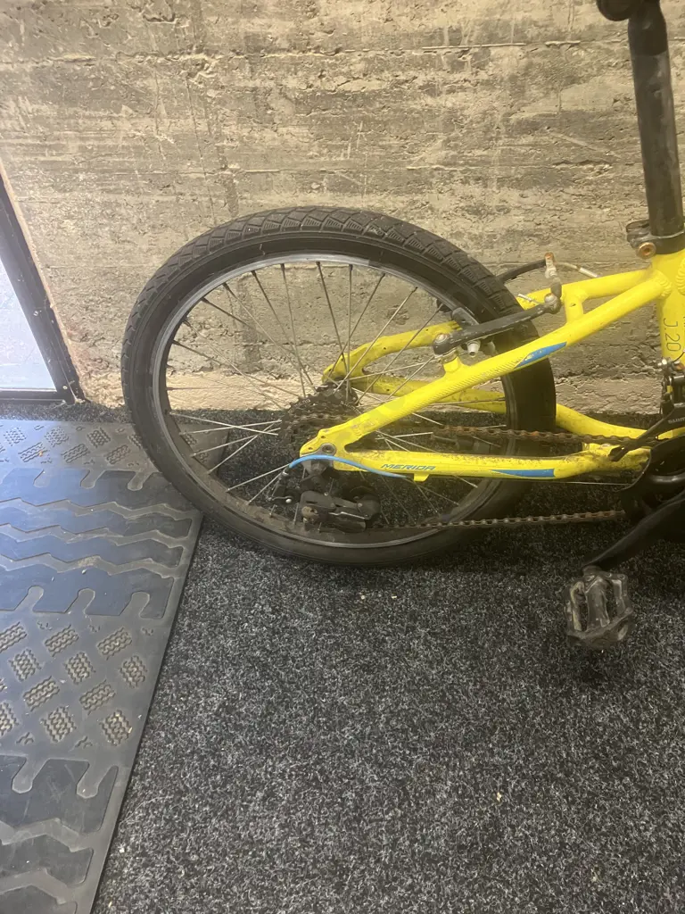 Merida Matts J20 Kids Mountain Bike Yellow Image 1++