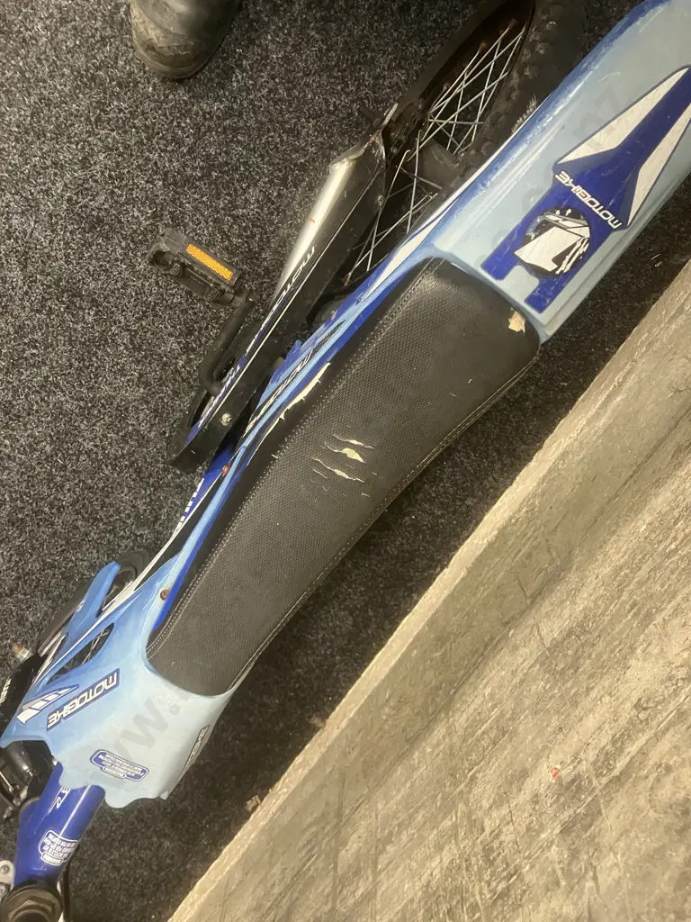 Thumper 'Motobike' Kids Pedal Bike Image 1++