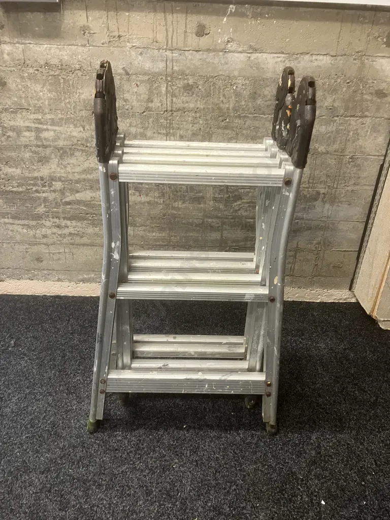 Aluminum Folding Ladder Image 1++