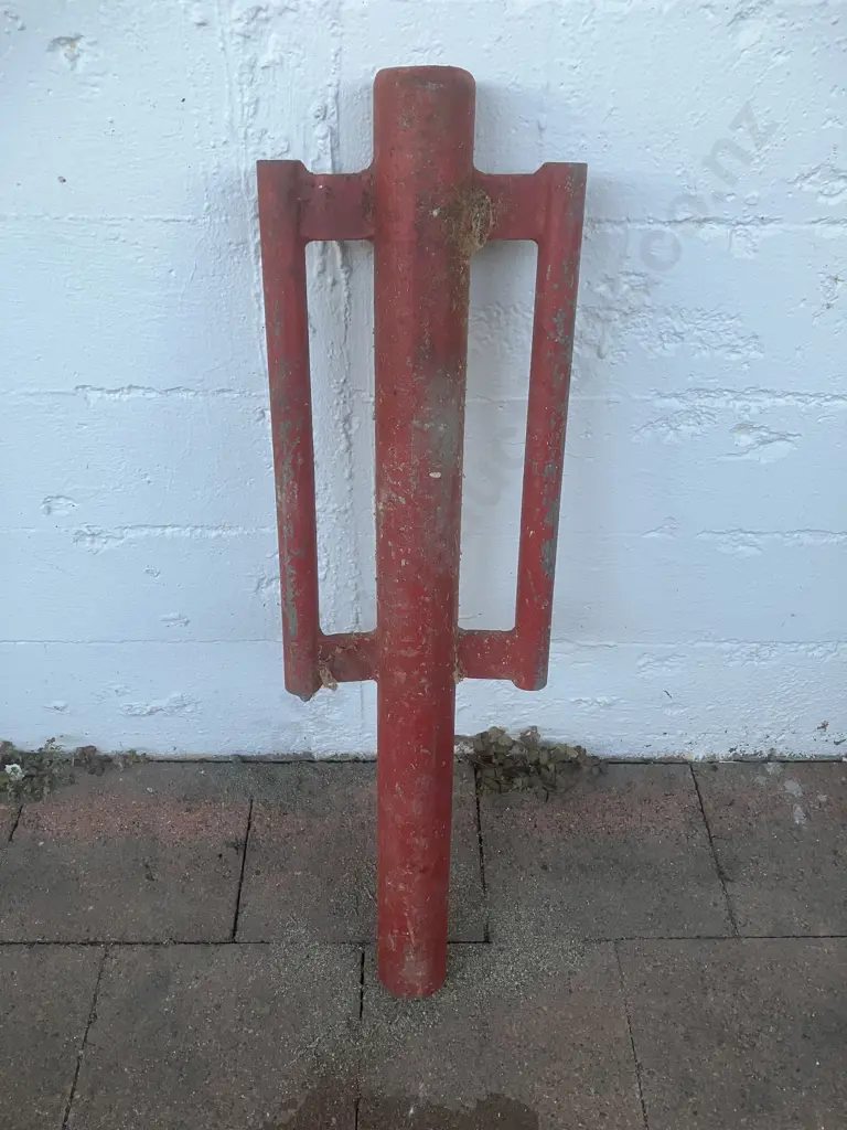 Red Steel Standard Driver. 71cm, 5cm Internal Measurement Image 1++