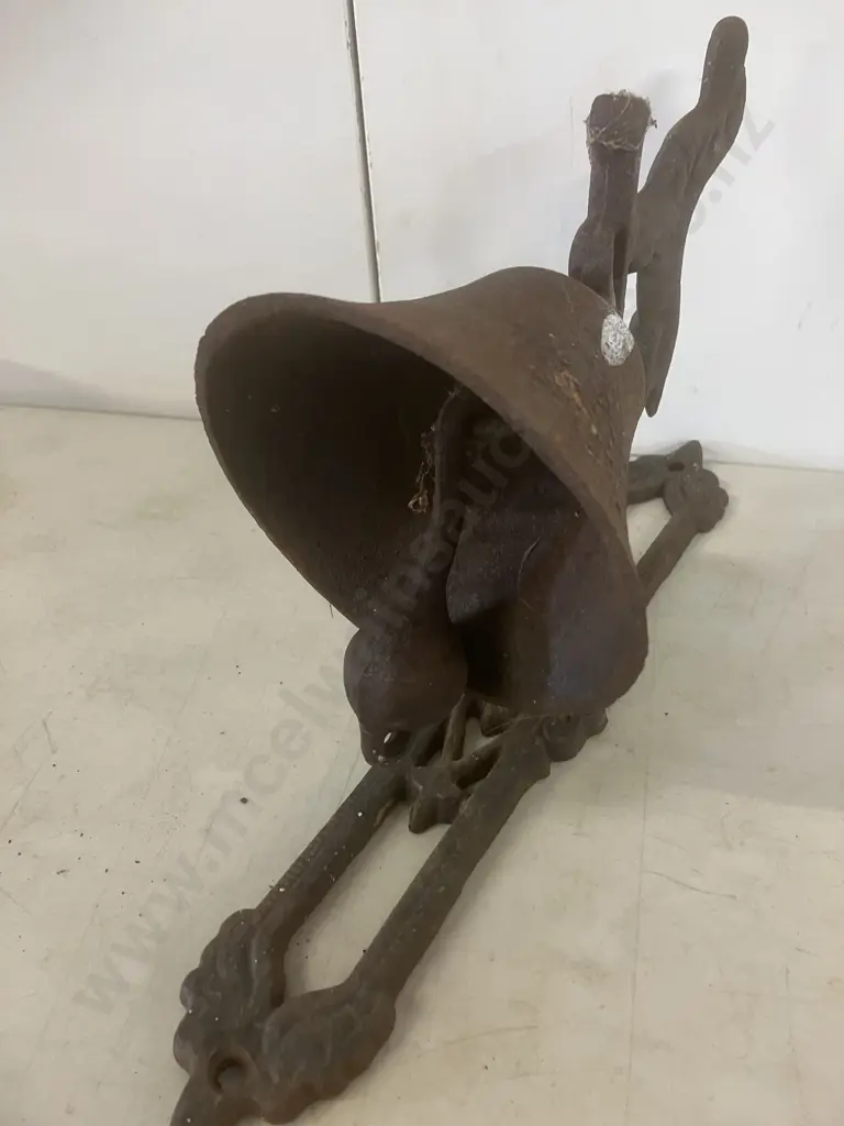 Cast Iron Dog Door Bell With Wall Mount. 35 x 19cm Image 1++