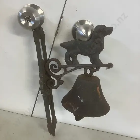 Cast Iron Dog Door Bell With Wall Mount. 35 x 19cm