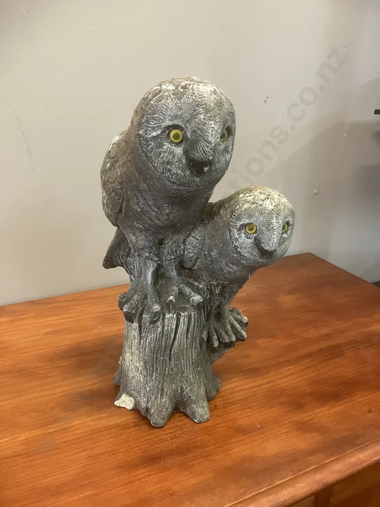 Concrete Owls Garden Statue. H36.5cm (As Found) Image 1++