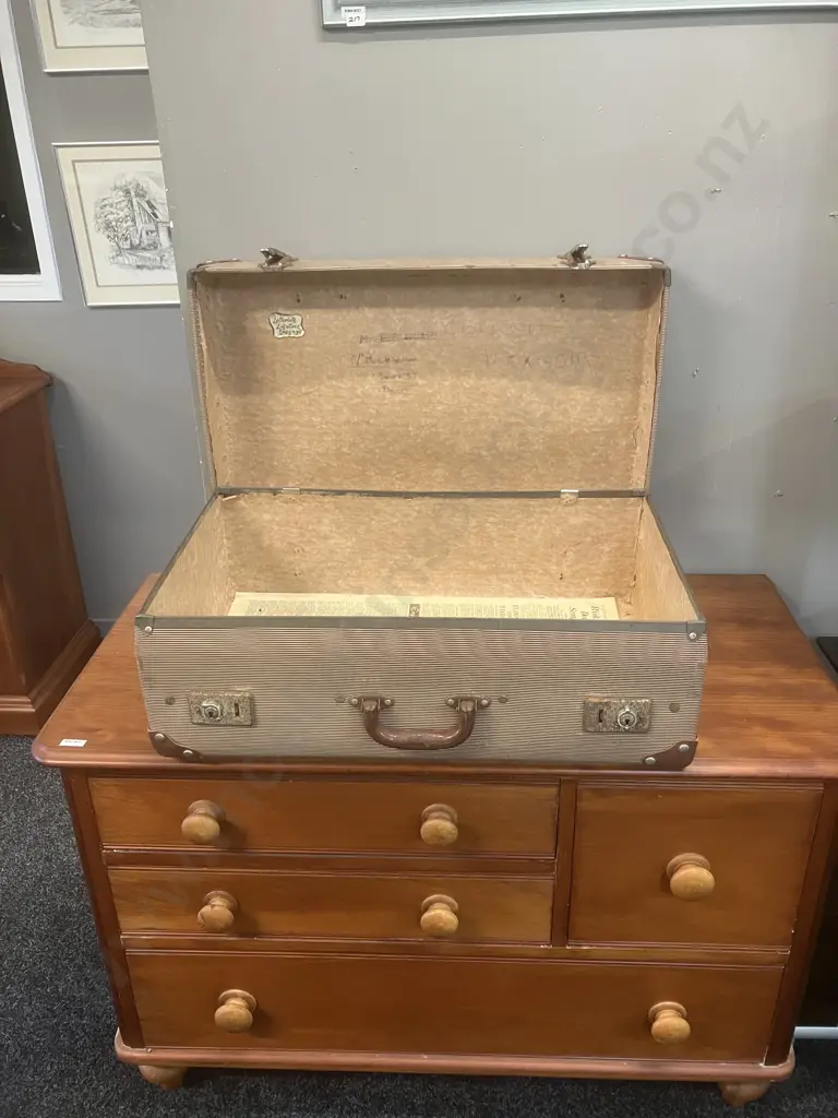 Mid-Century Letholite New Zealand Made Expanding Suitcase Image 1++