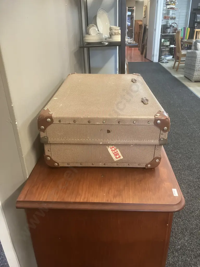 Mid-Century Letholite New Zealand Made Expanding Suitcase Image 1++