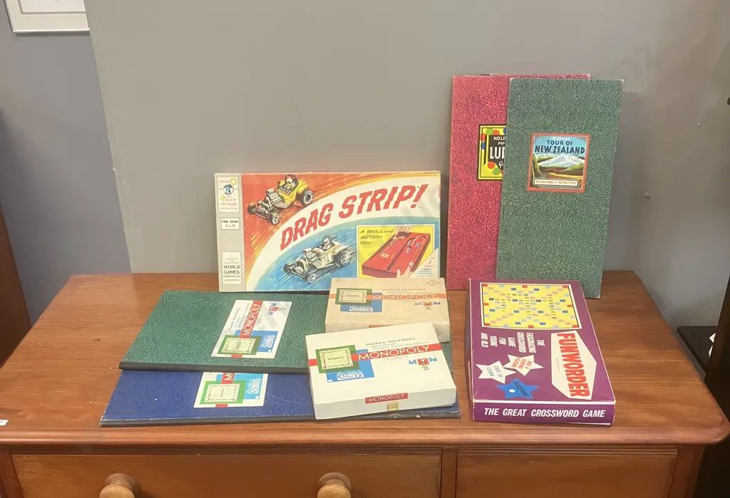 Vintage Drag Strip Game 1965 Milton Bradley Made In NZ, Holdson's Tour of New Zealand 1950s Game Board Only, Etc Image 1++