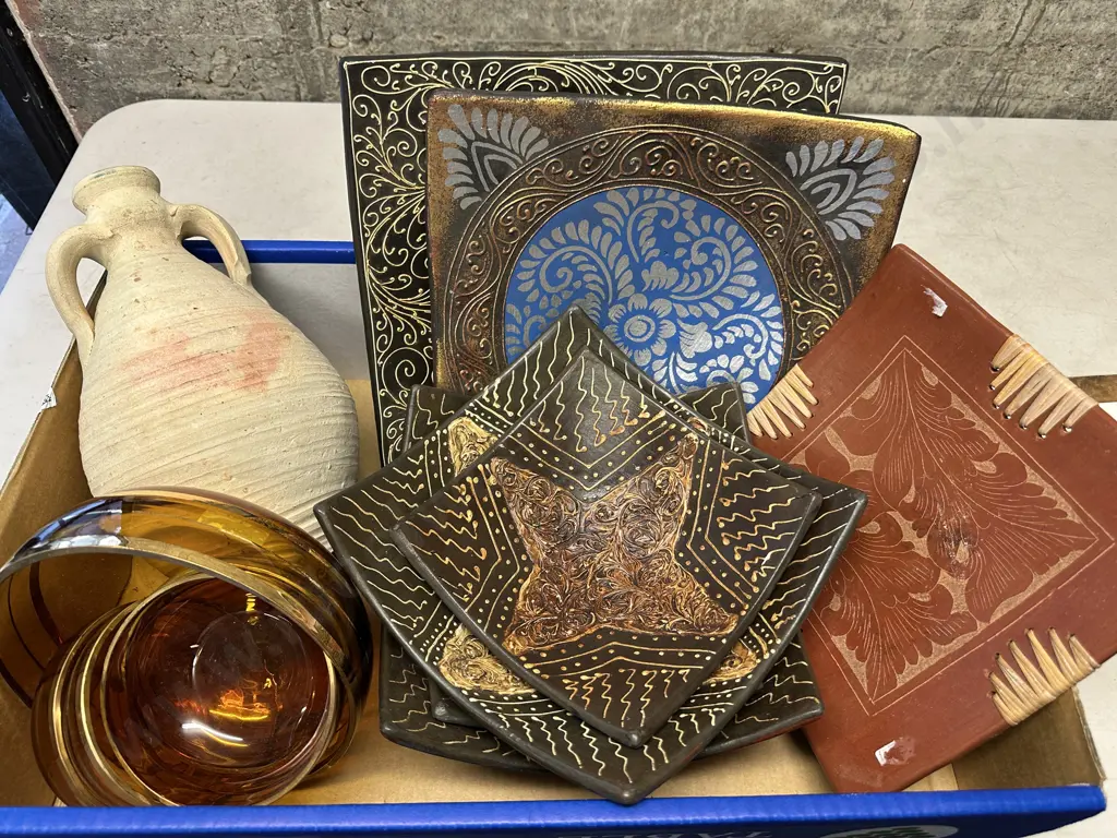 Selection Of Pottery & Glass Items Image 1++