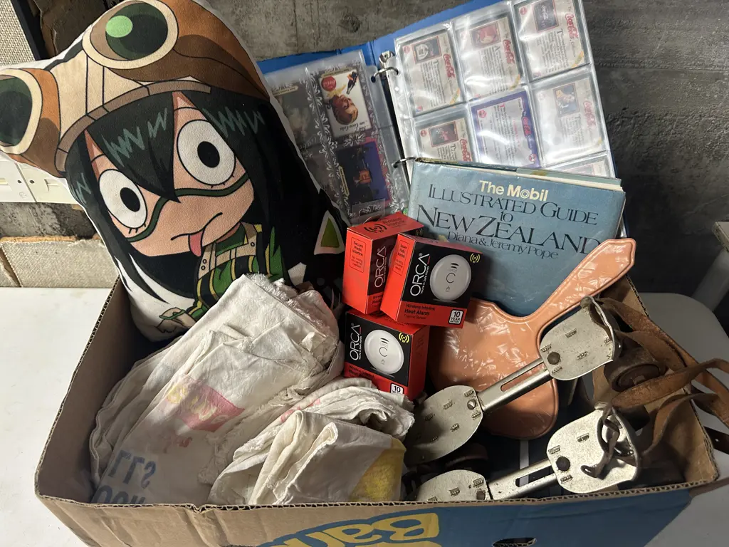 Box Lot Of Vintage Items Including Collectors Cards, Skates Etc Image 1++