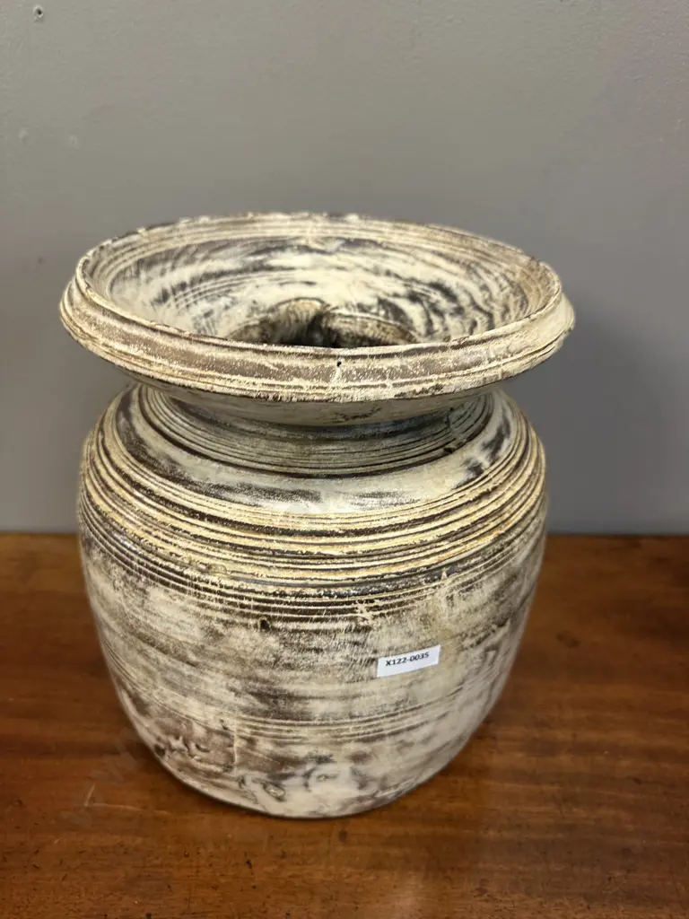 Wooden Pot - Whitewash. 29 x 25cm Image 1++