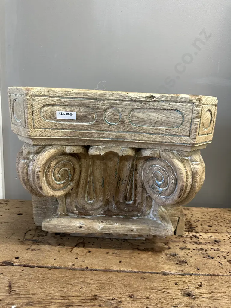Vintage Wooden Corbel. H32 W37 D19.5cm Image 1++