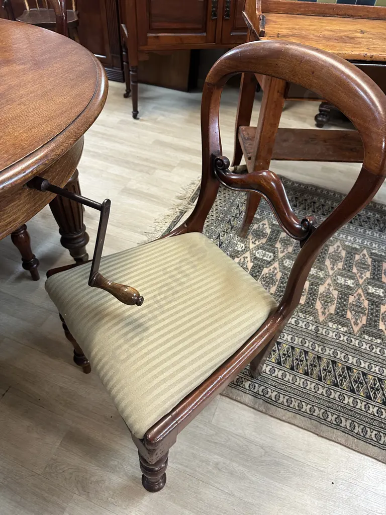 Oak Crank Extension Table With 3 Leaves, Set of 6 Dining Side Chairs Image 1++