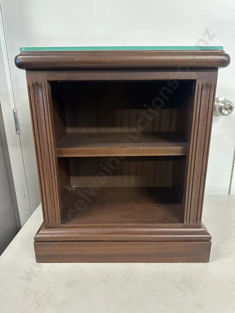 Small Mahogany Two Tier Shelf Unit With Glass Protector Top H47,W40,D23cm. Image 1++