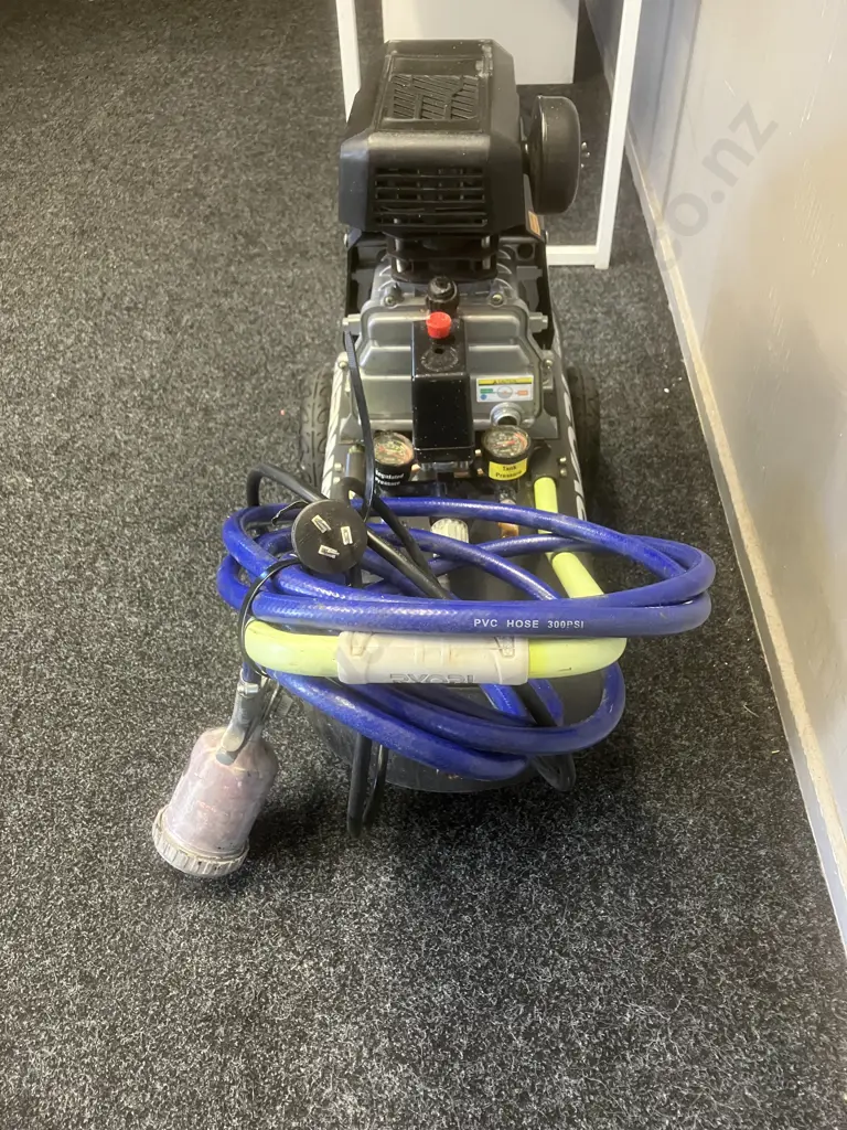 Ryobi Airwave 2.0HP 50L Direct Drive Air Compressor, RA-C2550, 2 Outlets 1500W 115PSI 8Bar, 120 L/Min Image 1++