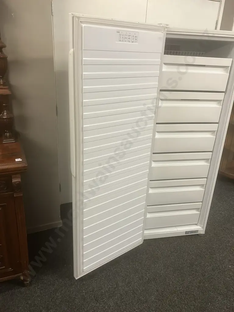 Fisher & Paykel N388LWW D 388 Litre Vertical Freezer #RFF100190 Image 1++