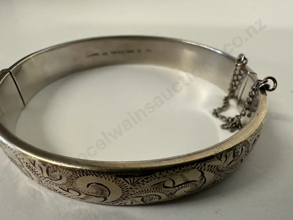 Stamped 9ct Sterling Silver Hinged Bangle Image 1++