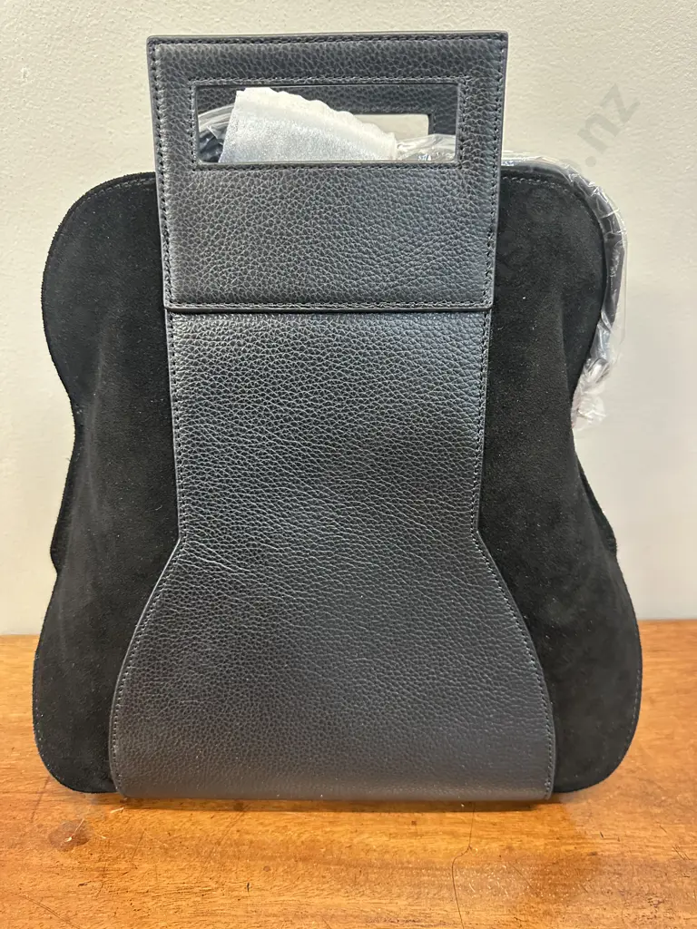 New Le Sainte Black Handbag Image 1++