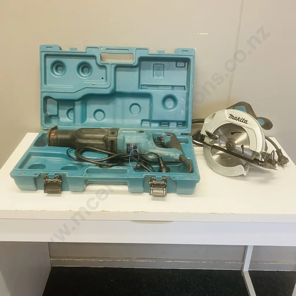 Makita Recipro Saw JR3030T (Needs Plug) IN Case With Makita 185mm Circular Saw HS7000 Image 1++