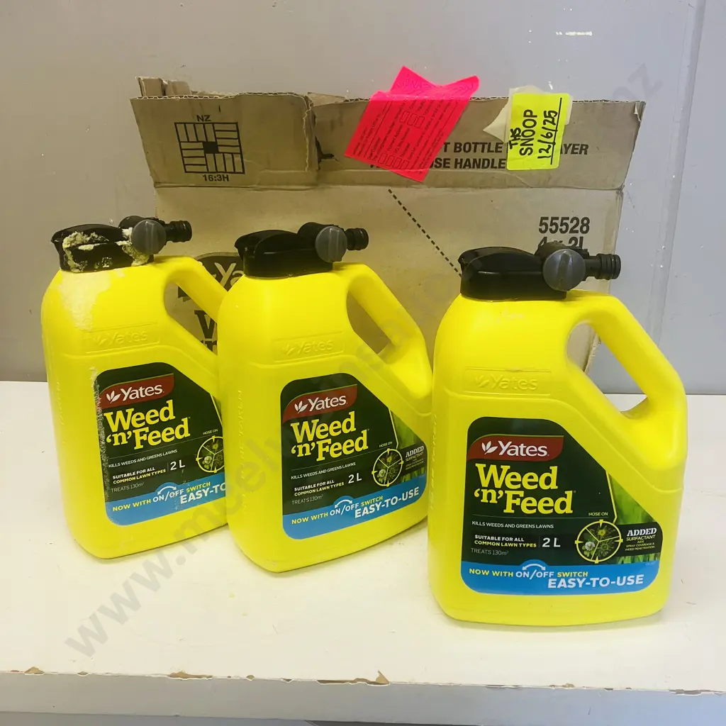 Yates Weed 'n' Feed Liquid Hose-On - 3 x 2 Litres Image 1++