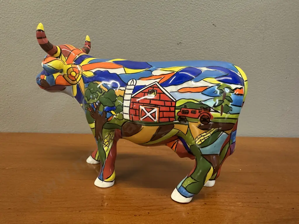 Cow Parade China Ornament H10,W17cm. Image 1++