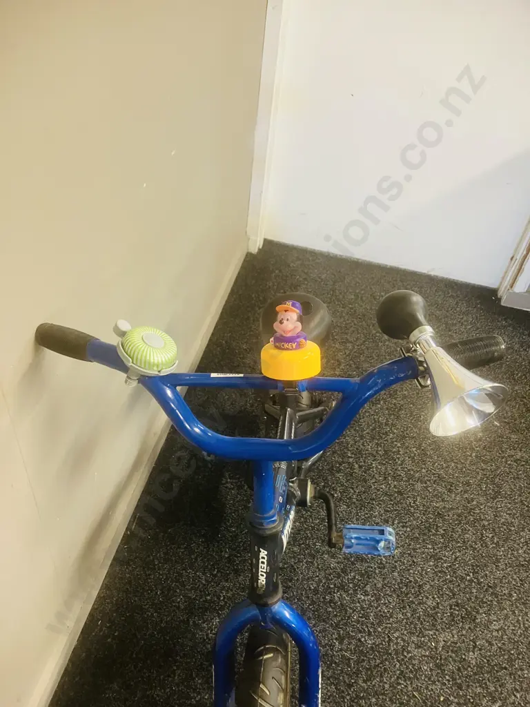 Accelor8 Griffin Blue & Black Kids Bike Image 1++