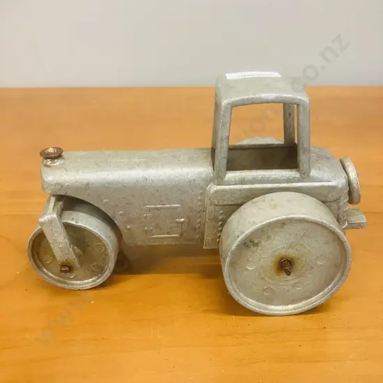 Jumbo Toys Aluminum Road Roller c1960s McKenzie & Bannister - Auckland. H130 L223 W106mm