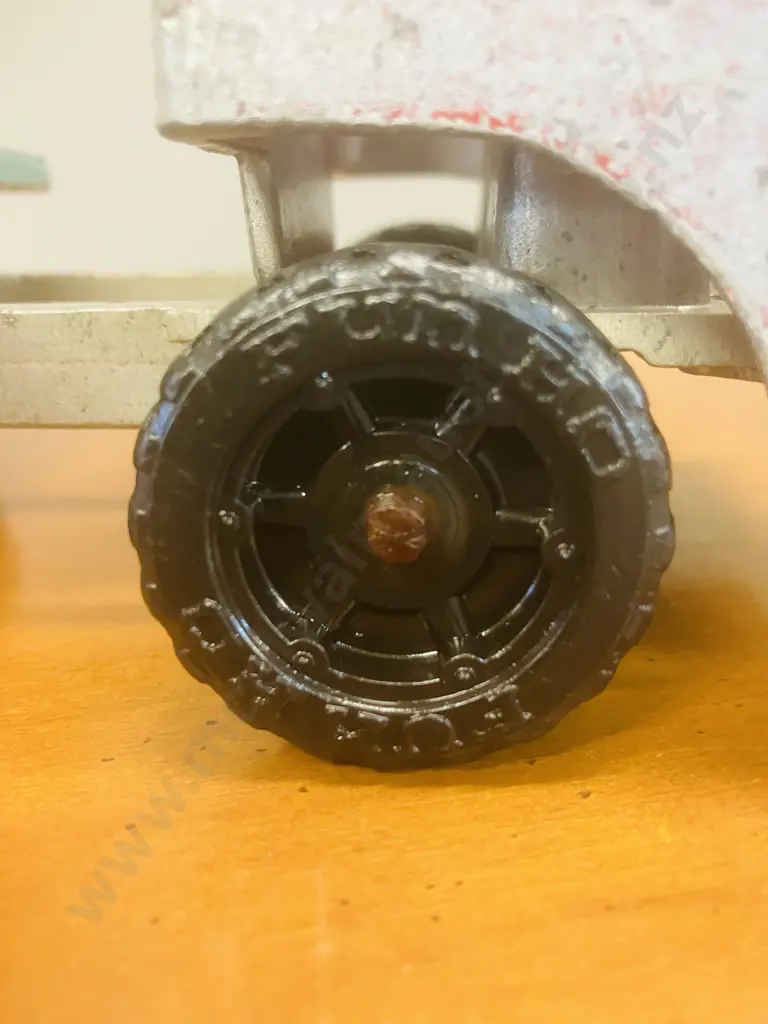 Vintage Fun Ho! No.806 Tip Truck Cab & Chassis With Articulated Flatbed - Fun Ho! Wheels L340mm Image 1++