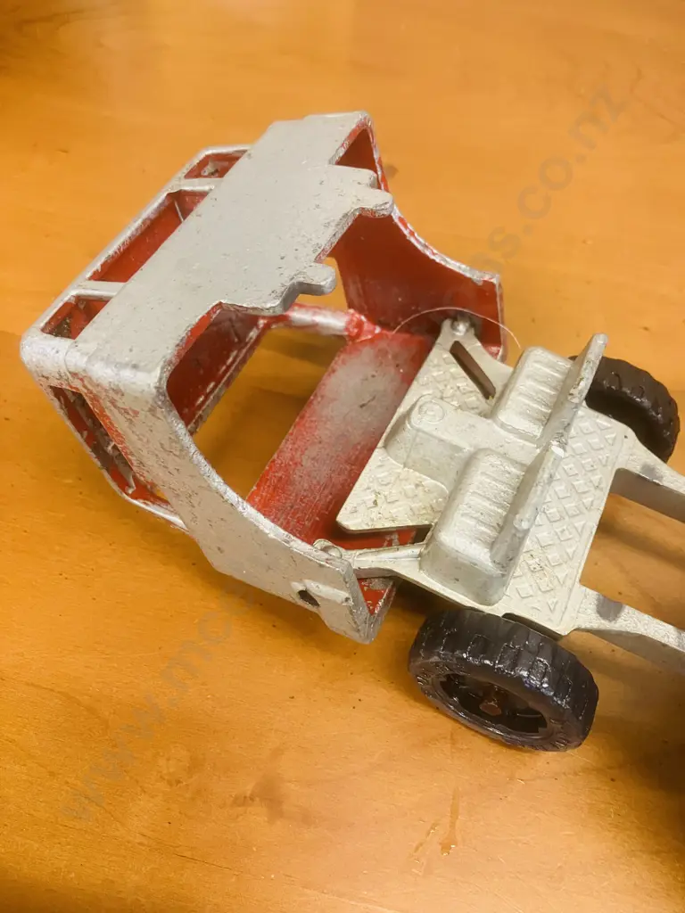 Vintage Fun Ho! No.806 Tip Truck Cab & Chassis With Articulated Flatbed - Fun Ho! Wheels L340mm Image 1++