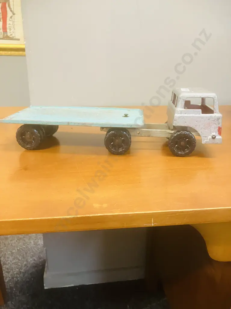 Vintage Fun Ho! No.806 Tip Truck Cab & Chassis With Articulated Flatbed - Fun Ho! Wheels L340mm Image 1++