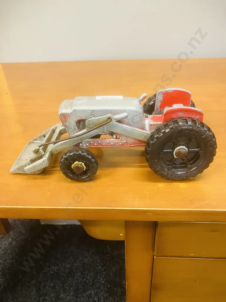 Fun Ho! No.801 Front End Loader Tractor L230mm (1979-1982) Image 1++