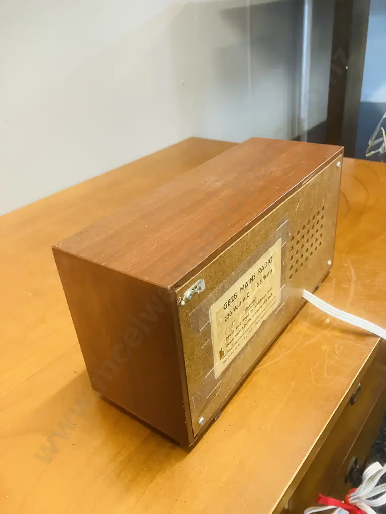 G.E.C. G828 'Dresden' 5 Transistor (Valve) Radio (1968) Image 1++