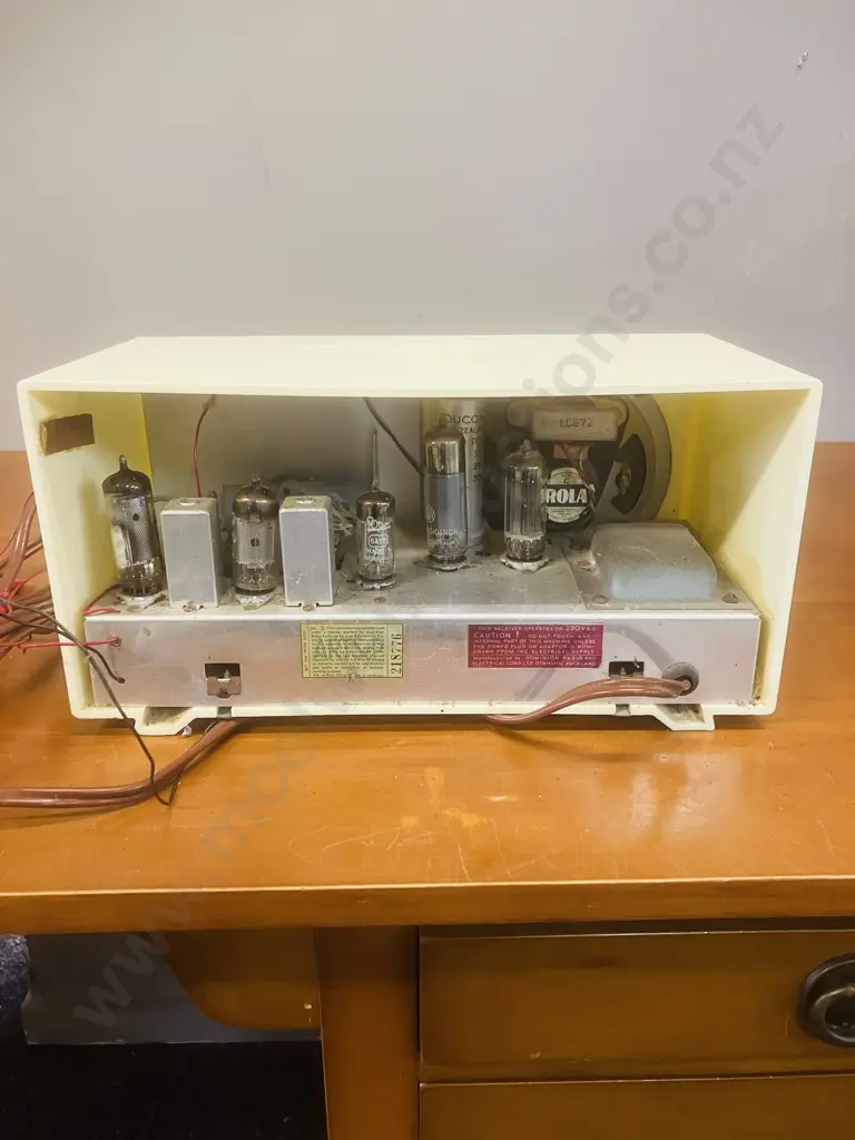 Philco Georgia 5-valve Broadcast Band Mantle Radio (1958) Image 1++