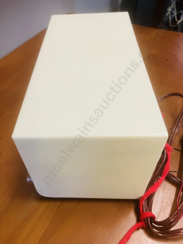 Philco Georgia 5-valve Broadcast Band Mantle Radio (1958) Image 1++