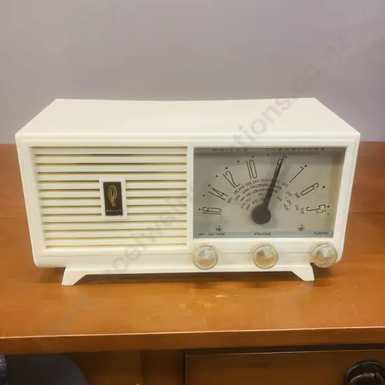 Philco Georgia 5-valve Broadcast Band Mantle Radio (1958)