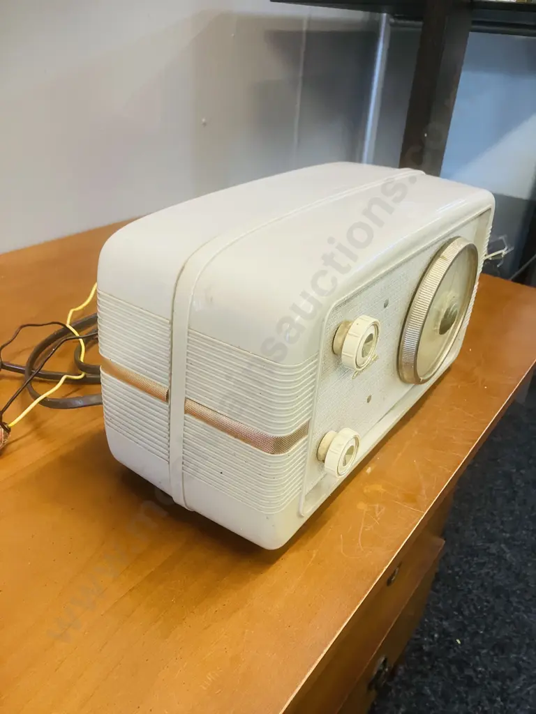 Astor B.N.Q. "Perth" 5-valve Broadcast Mantle Radio With Printed Circuit (1961?) Image 1++