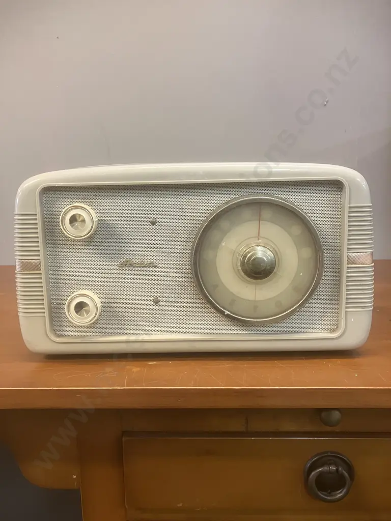 Astor B.N.Q. "Perth" 5-valve Broadcast Mantle Radio With Printed Circuit (1961?) Image 1++