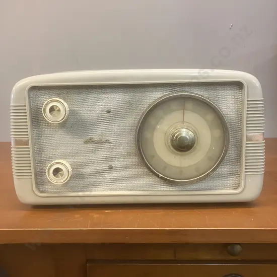 Astor B.N.Q. "Perth" 5-valve Broadcast Mantle Radio With Printed Circuit (1961?)