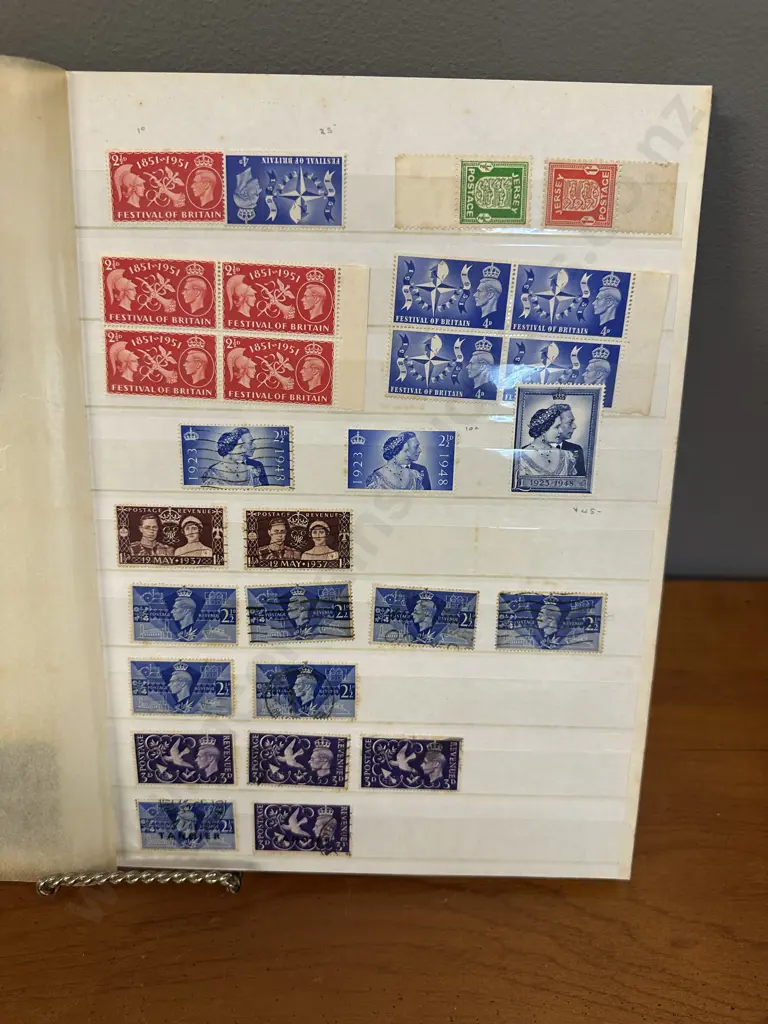 British Stamps In Lighthouse LW 4/8 Stockbook - Some Collectable & Valuable Image 1++