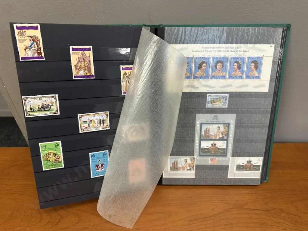 Worldwide 1977 Silver Jubilee Stamps In Lighthouse Album Image 1++