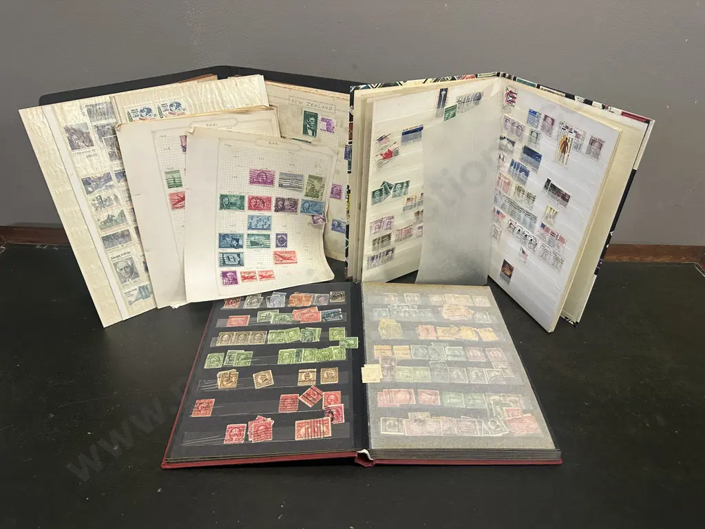 American Stamps In 3 Albums Image 1++